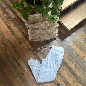 Lululemon Scuba Joggers - 8 - White